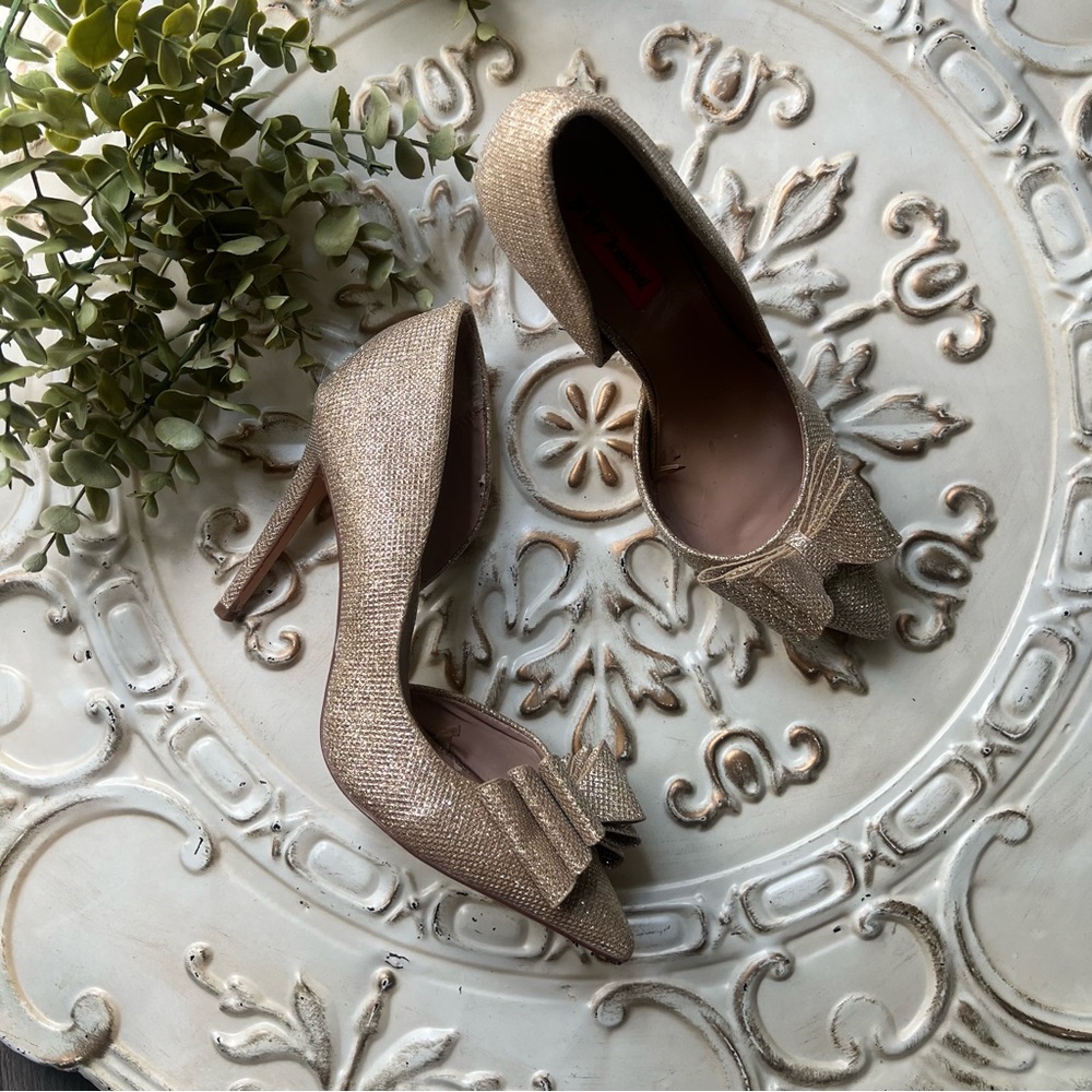 Betsey Johnson Parisss Gold Glitter Bow High Heel D'orsay Pumps Size 9.5